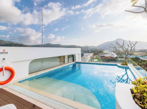 2 ห้องนอนใกล้ชายหาด วิวสระว่ายน้ำ ซี256