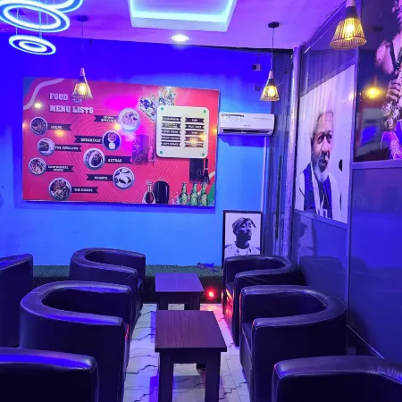 Top Nosh Lounge and Bar