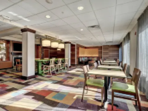 Fairfield Inn & Suites Edison-South Plainfield 愛迪生酒店