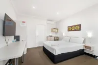 Pinjarra Resort - balcony