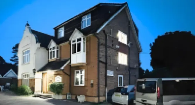 เกนส์โบเร้าช์ ลอจ โรงแรมใน