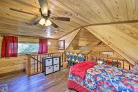 Secluded & Peaceful: 'Tree Top Cabin' w/ Loft