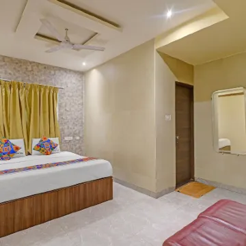 FabHotel MRV Inn - Nr. Express Avenue Mall & Spencer Plaza Mall โรงแรมใกล้รามาคริสนามัทเท็มเปิล