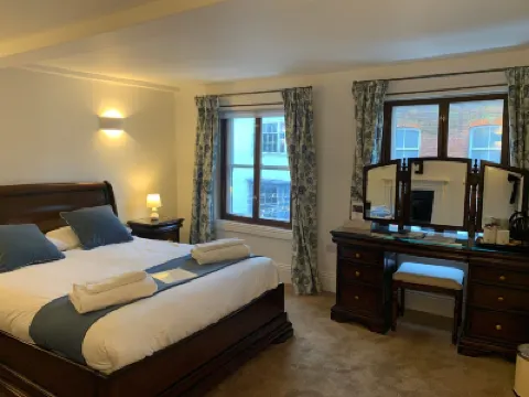 Pilgrims Hotel Hotels near Westgate