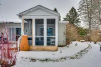 2 Mi to Main Street! Cozy Burlington Guest Suite - Apartments