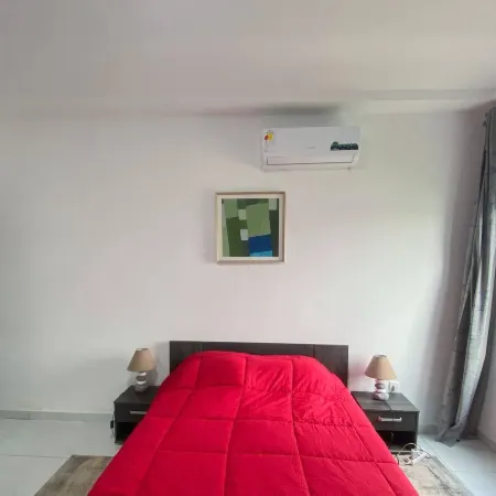 Elegant 2-bedroom Apartment in Chic Abidjan Neighborhood