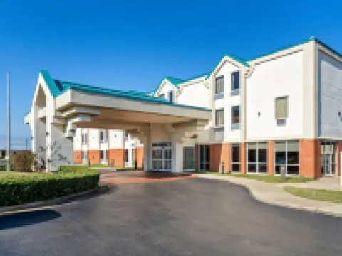 Days Inn & Suites by Wyndham Ridgeland Hotels in Ridgeland