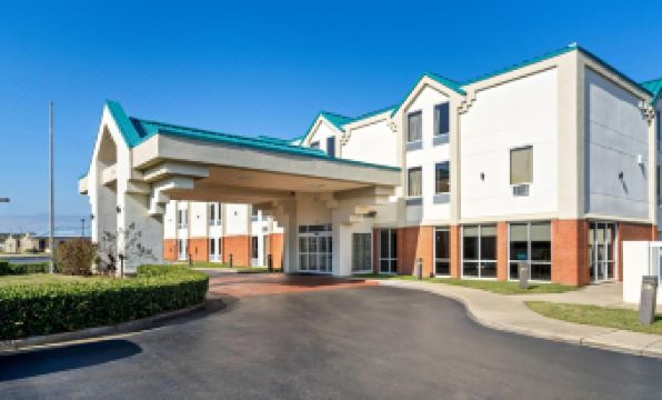 Days Inn & Suites by Wyndham Ridgeland
