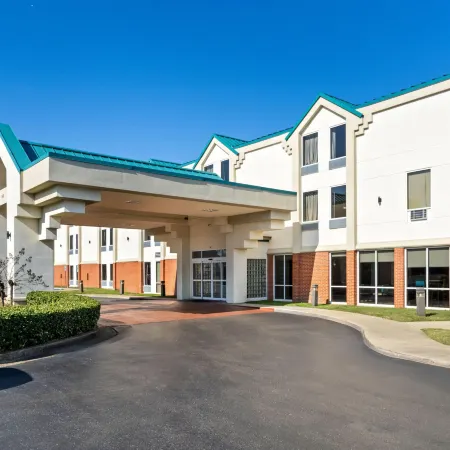 Days Inn & Suites by Wyndham Ridgeland