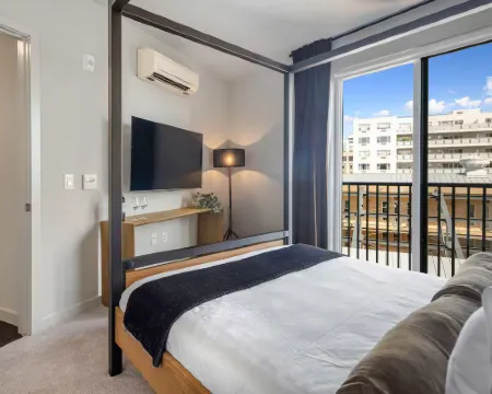 Designer 2BR | Gym, Parking Hotels in White Plains