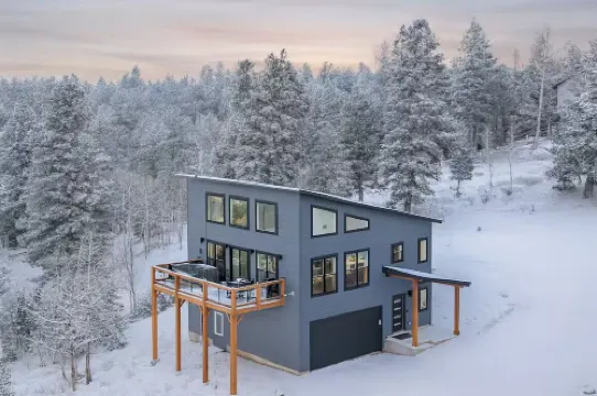 Mountain & Pond Views, Hot Tub, Loft+3BR, Stargazing, Kid + Dog Friendly