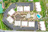 Oceanview Condo with Beach Access, Pool, Tennis Courts and Private Patio