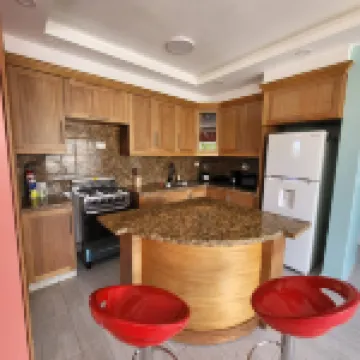 Modern 1 Bedroom Apt 5A