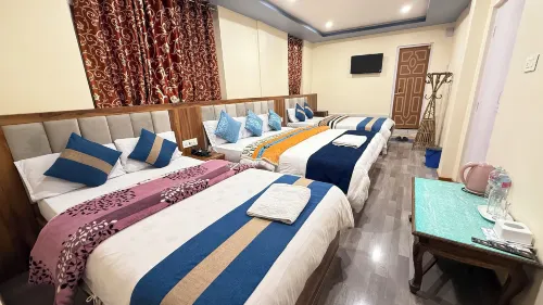 Hotel Pathibhara - Bares