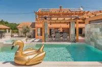 Ivanovi dvori in Skradin - Homestays