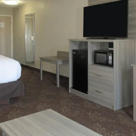 Clarion Pointe Evansville North