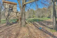 Beautiful & Unique Farmhouse 15 Mi to Saratoga - 3-Star
