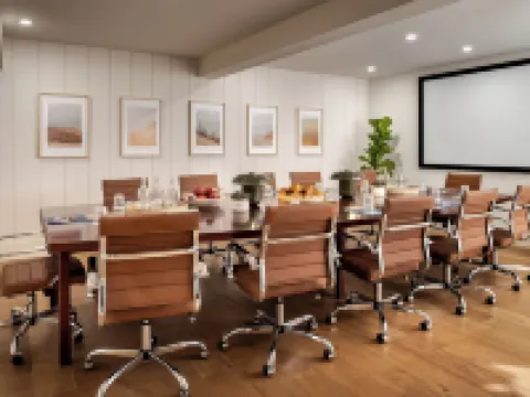 Claramount Club Hotels in Picton