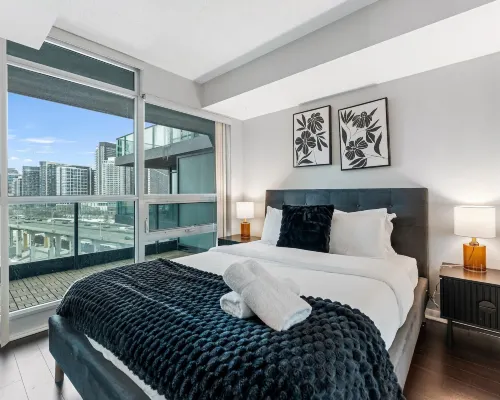 The Bayview - Downtown Toronto Hotels near BMO Field