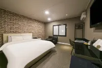 Gunsan Hotel May