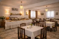 KURTI Hotel - breakfast