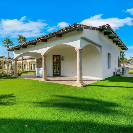 The Stallion Estate Sleeps 24, Theater, Game Room, Pickle ball!
