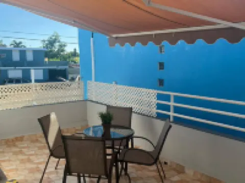 Casa María 2BR Apt with terrace Hotels in Levittown