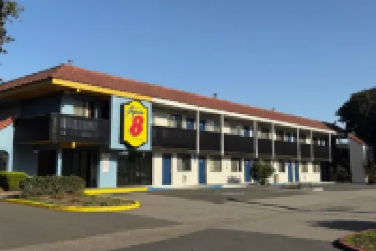 Super 8 by Wyndham Petaluma