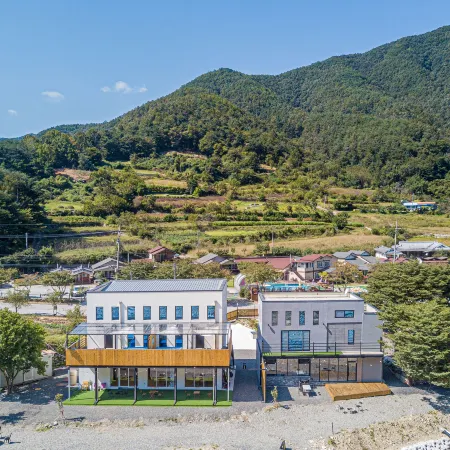 Seongju Avianto Pool Villa