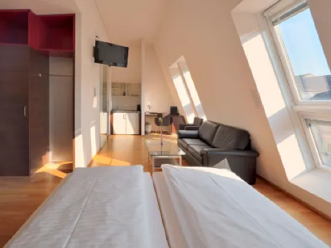 ホテル シュヴァーツァー バー のホテル