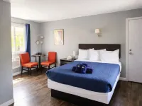 Sierra Inn Hotels near Camp Yavapines