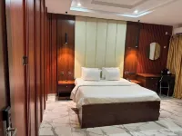 Four Crowns Serviced Apartment Hoteles en 