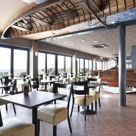 Beachhouse Hotel