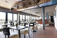 Beachhouse Hotel - موقف سيارات