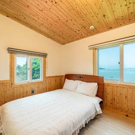 Wando Yonghyeonine Pension