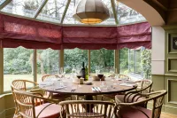 Potters Heron Hotel