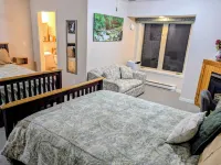 Cedar Wood Lodge Bed & Breakfast Inn