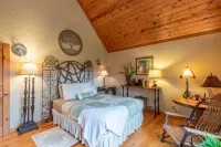 10 Min to Downtown Cashiers | 5 Min to Silver Run