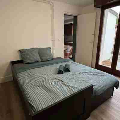 Maison 5 Chambres et Parking Gratuit Rooms