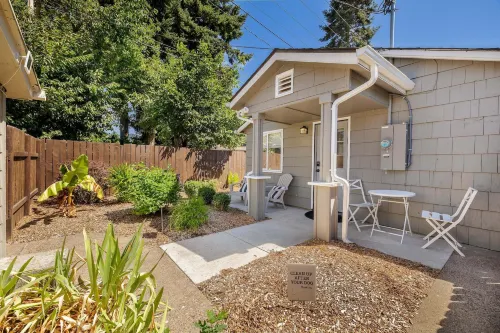 Cozy Casita - Minutes To Autzen & Downtown 1 Bedroom Home