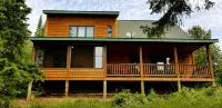 Comfortable 3 Bedroom, 2 Bath Cabin Between Lutsen Mountains and Lake Superior