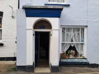 18th Century Cottage On Waterfront, Panoramic Sea Views, Courtyard Garden