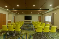Holiday Inn Express & Suites LINDALE - TYLER by IHG - Wifi