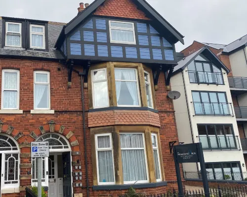 The Whalebone Arch Hotels in Whitby