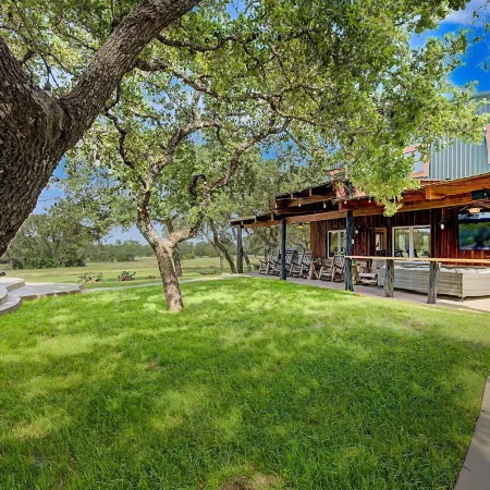 Oakridge Ranch: Pool + Hot-tub, Pickleball Court, Whiskey & Wine Room!