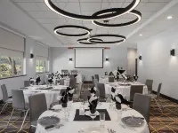 Holiday Inn VICTORIA – ELK LAKE by IHG Hotels in Saanich