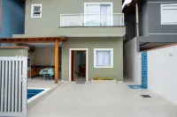 Casa com rea Gourmet a 350m da Praia de Maresias