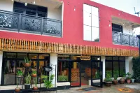 Nomads cafe Hotel a 