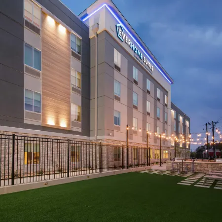 Everhome Suites Georgetown - Austin