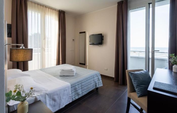 Gimmi Hotel
